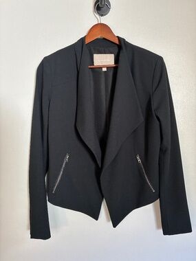 Banana Republic asymmetric Moto style Black blazer front zipper pockets Size 4